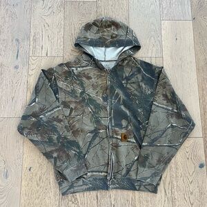 Vintage Camo Carhartt zip up jacket/hoodie
